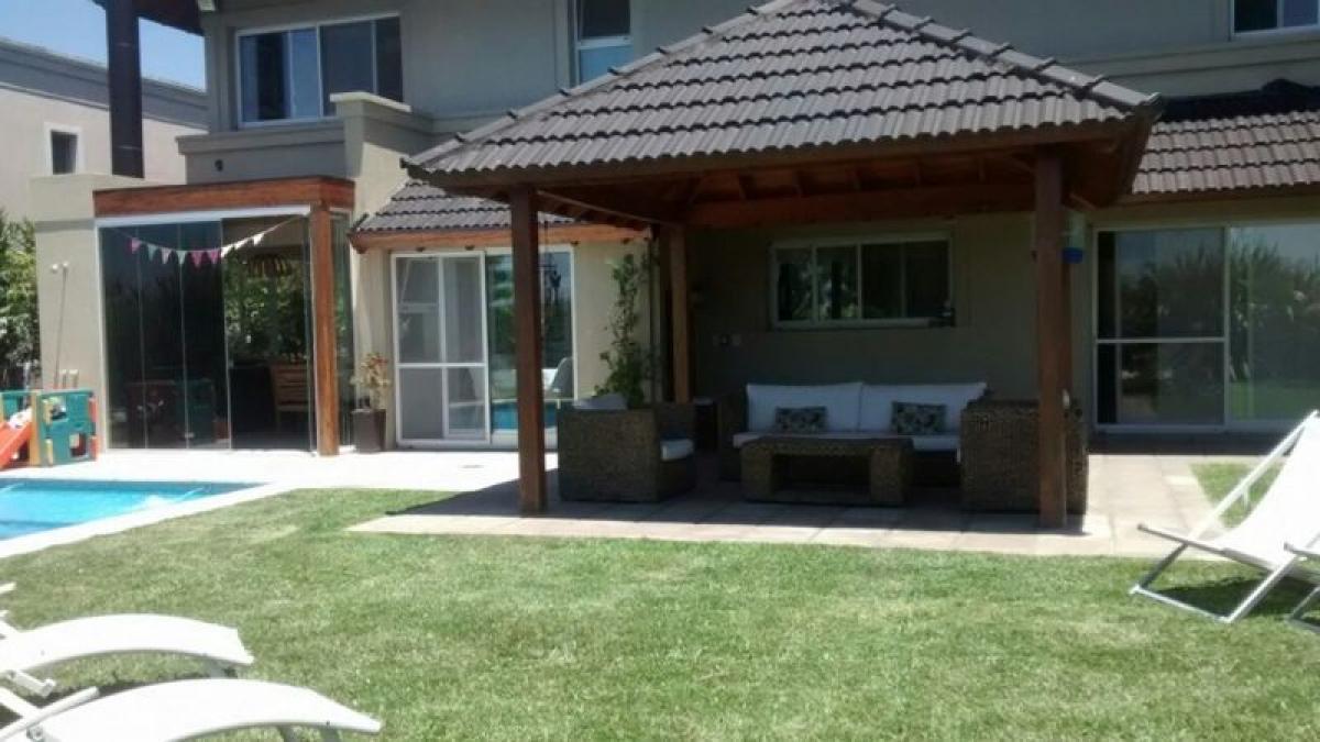 3 غرف نوم مزرعة في Esteban Echeverria, Argentina رقم 46738