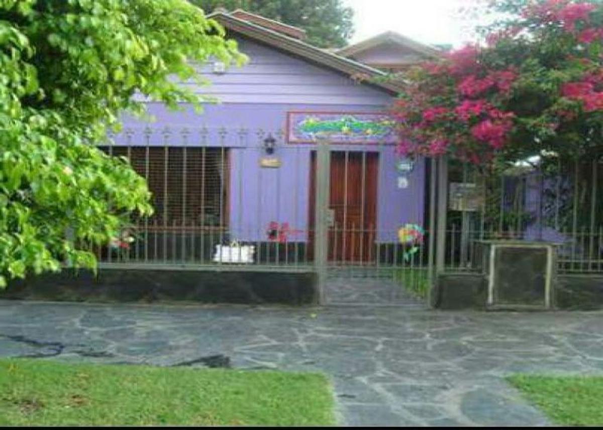 4 bedrooms House in Lomas de Zamora, Argentina No. 12902