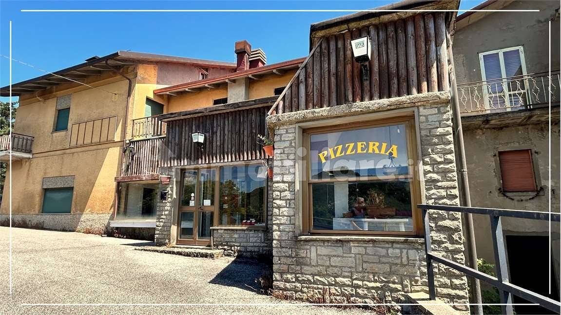 5 rooms Building in Badia Tedalda, Italy No. 179542