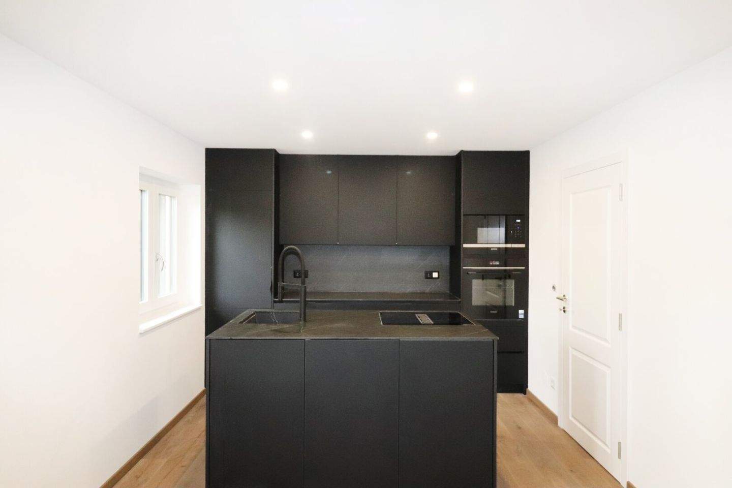 4-salle Appartement à Kitzbuhel, Austria No. 147700