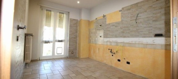 Квартира с 4 спальнями в Бра, Италия № 346741 8