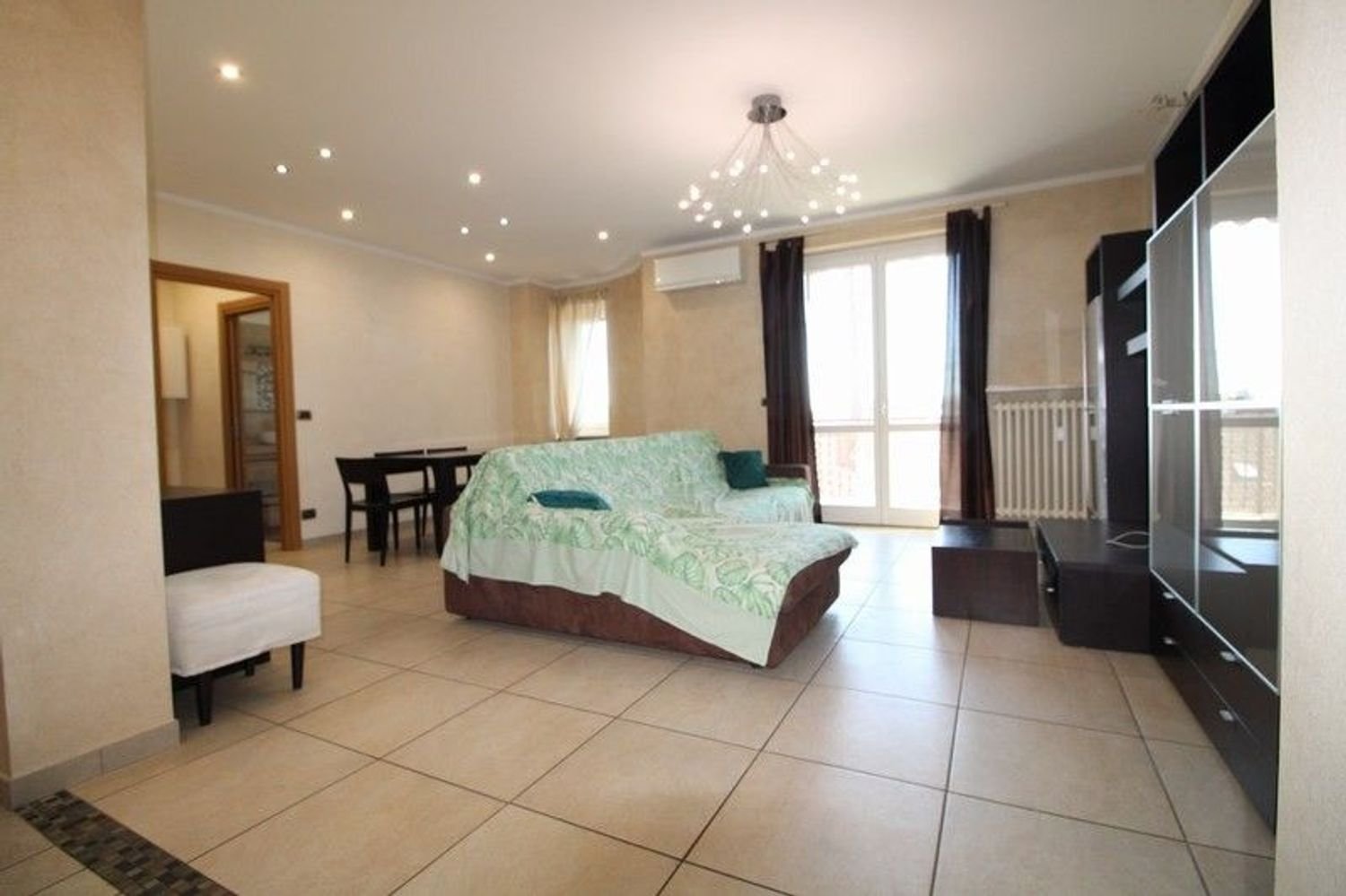 Квартира с 4 спальнями в Бра, Италия № 346741