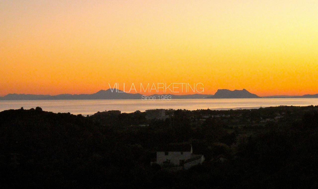 Terreno en Estepona, Spain No. 25691