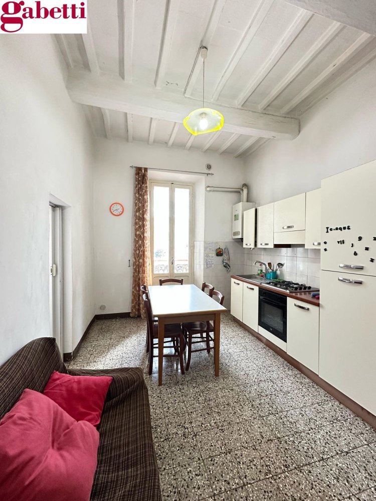 8 rooms Apartment in Siena, Italy No. 277461