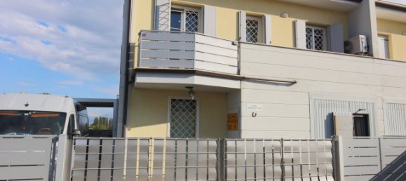 3 bedrooms Castles in Castello d'Argile, Italy No. 337292 2