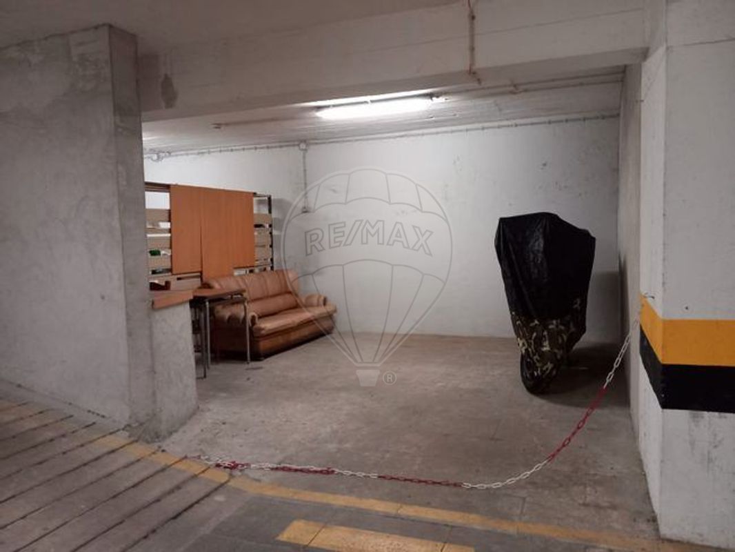 100m² Garage in Portimao, Portugal No. 41808