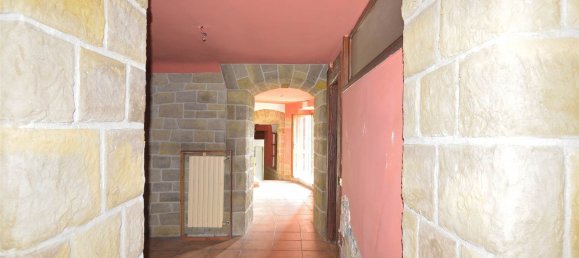 30غرفة منزل في Montefiorino, Italy رقم 206940 34