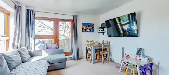 2 bedrooms Apartment in Crawley, United Kingdom No. 6294 2
