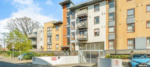 2 bedrooms Apartment in Crawley, United Kingdom No. 6294 12