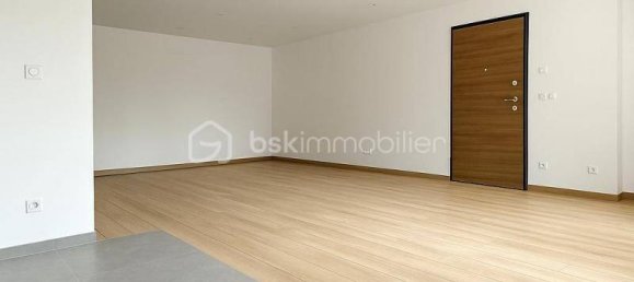 3 bedrooms Apartment in Vinay, France No. 320146 2