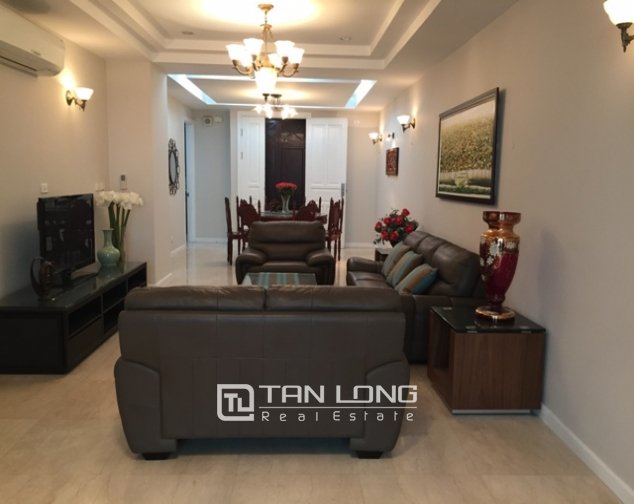 Apartamento de 3 dormitorios en Tay Ho, Vietnam No. 3228