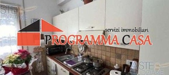 3 rooms Apartment in Pomezia, Italy No. 187840 8