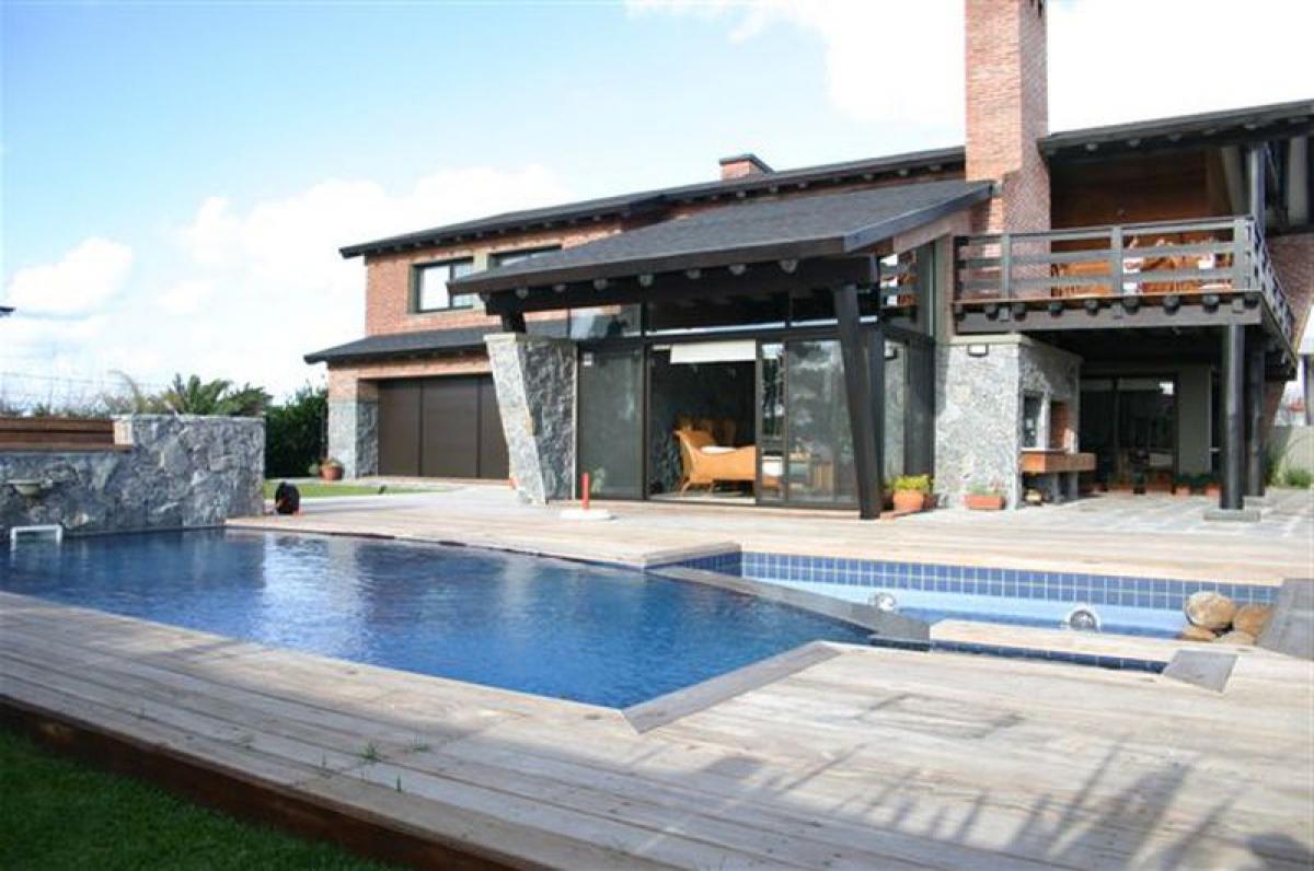 4 bedrooms House in Maldonado, Uruguay No. 4985