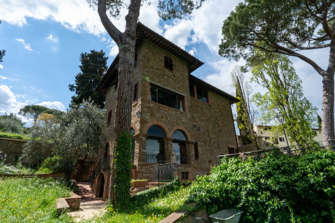 5 bedrooms Villa in Florence, Italy No. 196431