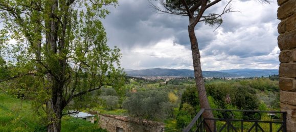 5 bedrooms Villa in Florence, Italy No. 196431 4