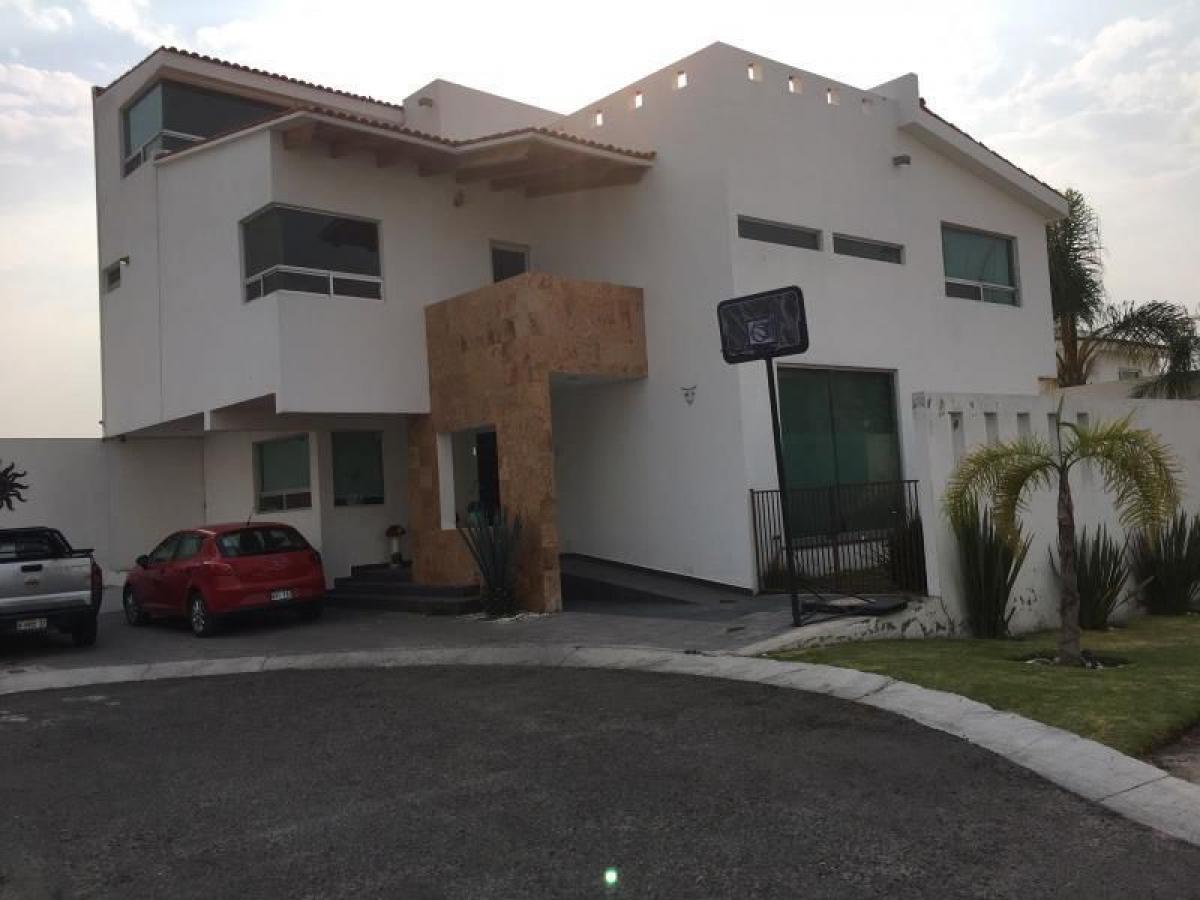 3 bedrooms House in Queretaro, Mexico No. 159337