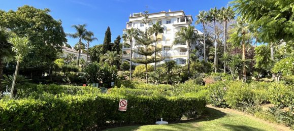 4 bedrooms Apartment in Marbella, Spain No. 5620 2