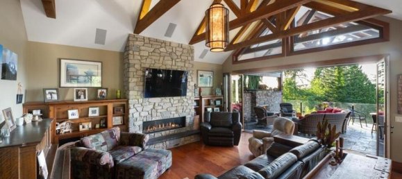 4 bedrooms House in British Columbia, Canada No. 183 4