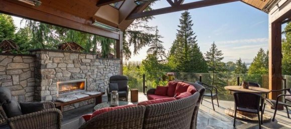 4 bedrooms House in British Columbia, Canada No. 183 5