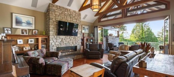 4 bedrooms House in British Columbia, Canada No. 183 7