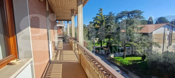 3 غرف نوم بانتهاوس في Bastia Umbra, Italy رقم 51681 8