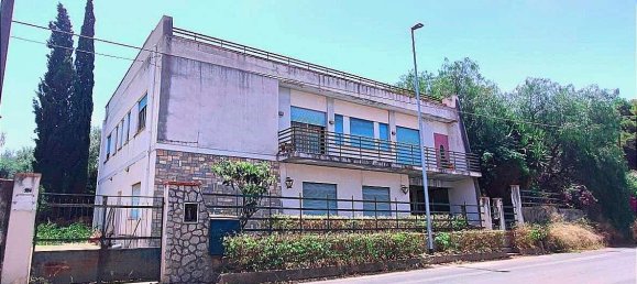 Casa de 10 habitaciónes en Palermo, Italy No. 71592 2