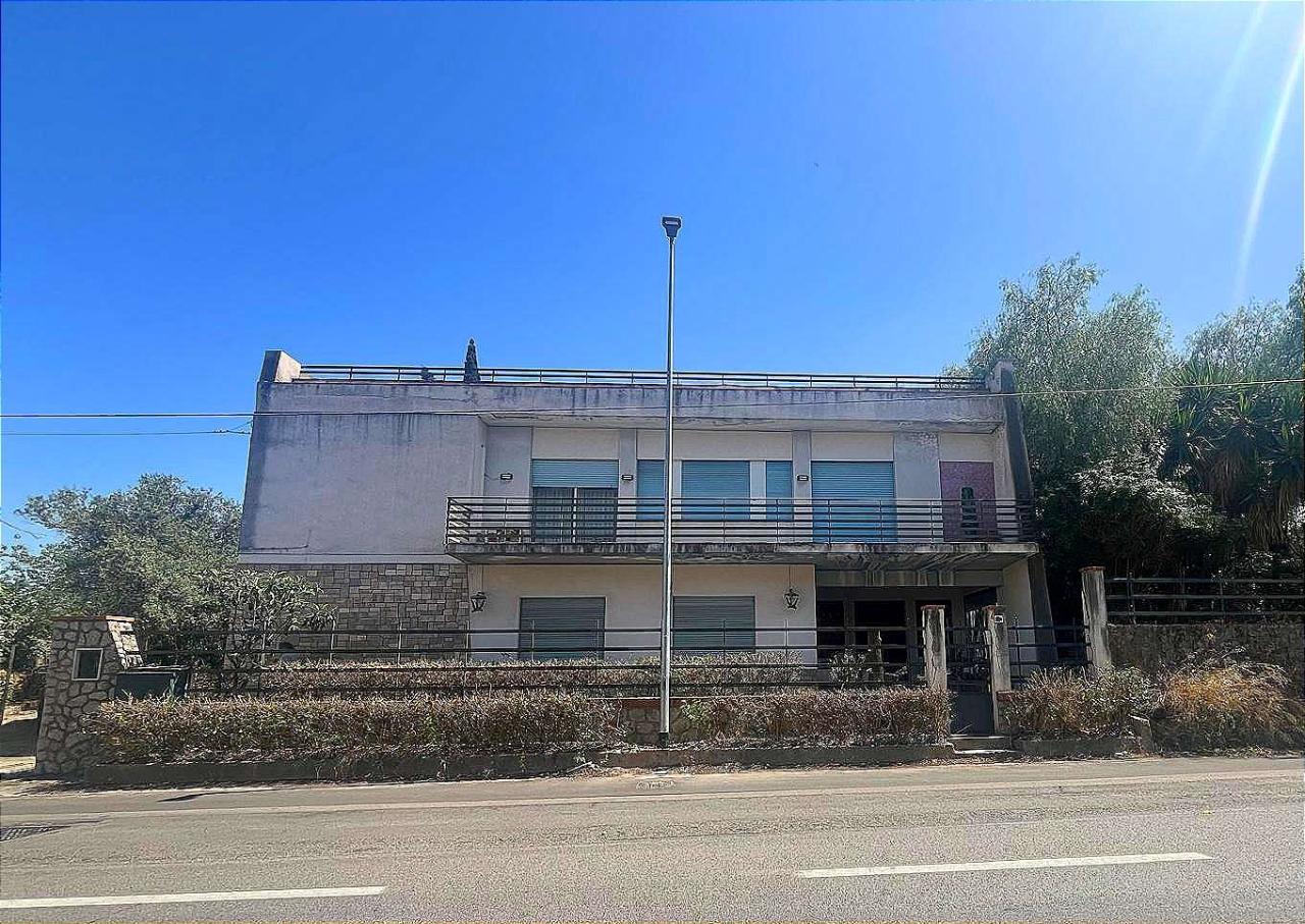 Casa de 10 habitaciónes en Palermo, Italy No. 71592