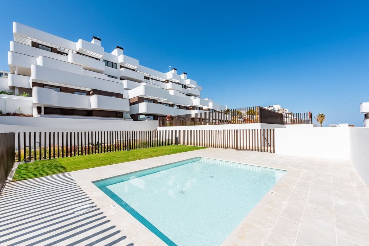 3 غرف نوم شقة في Estepona, Spain رقم 146275