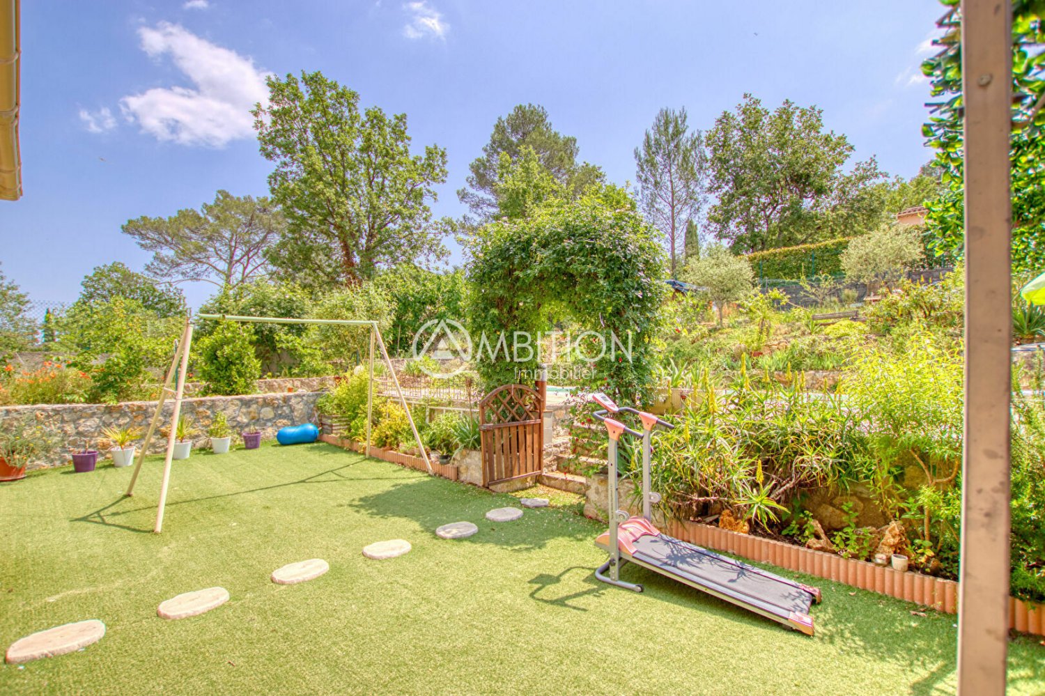 3 bedrooms House in Fayence, France No. 291133