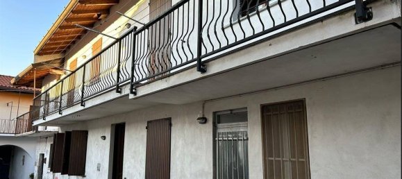 3 bedrooms Apartment in Somma Lombardo, Italy No. 283489 2