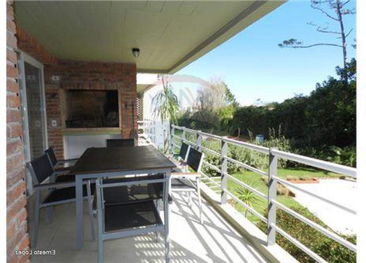 3 bedrooms Apartment in Punta del Este, Uruguay No. 6432