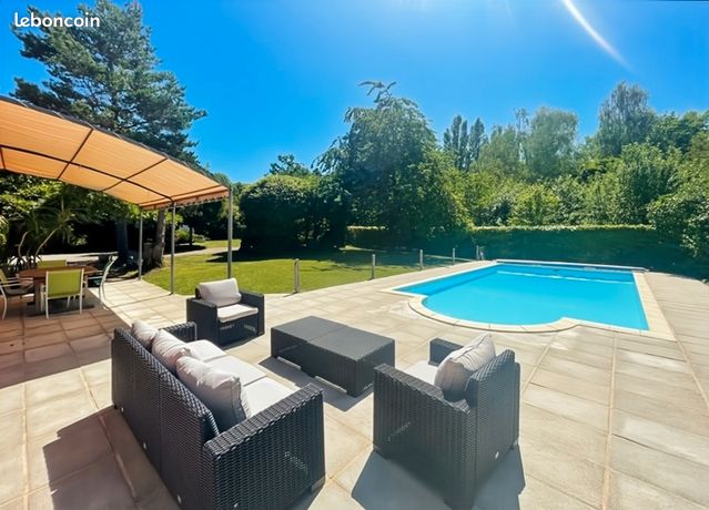 5 bedrooms Castles in Jura, France No. 359718