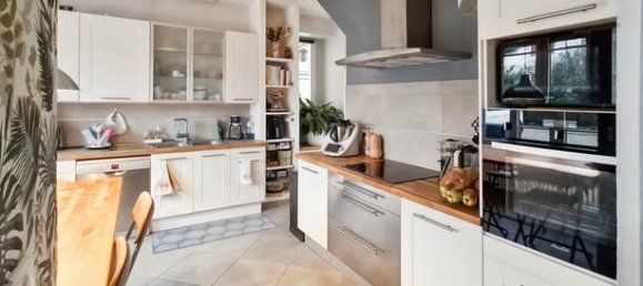 5 bedrooms Castles in Jura, France No. 359718 2