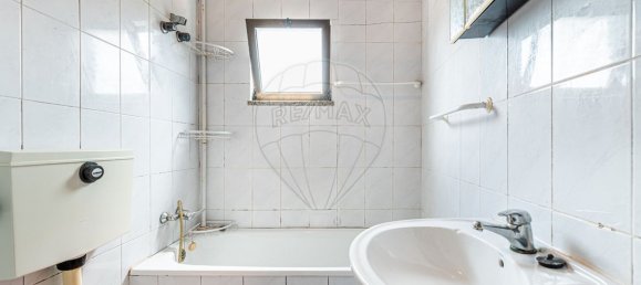 3 bedrooms House in Louredo, Portugal No. 170048 13