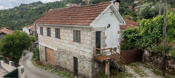 3 bedrooms House in Louredo, Portugal No. 170048 2