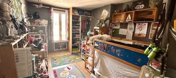 Casa de 4 dormitorios en Izon, France No. 296087 9