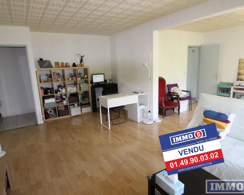 Apartamento de 3 dormitorios en Noisy-le-Grand, France No. 172863