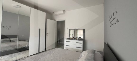 3 rooms Apartment in Bologna, Italy No. 27539 17