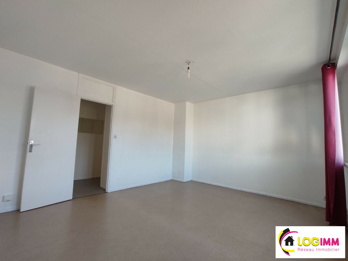 2 bedrooms Apartment in Raismes, France No. 75182