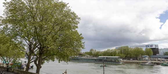 2 bedrooms Apartment in Paris, France No. 165759 3