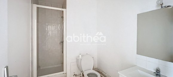 1 bedroom Apartment in Alfortville, France No. 182578 5