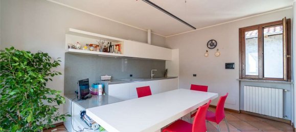 Дом с 8 комнатами в Пьемонт, Италия № 307570 9