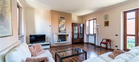 Дом с 8 комнатами в Пьемонт, Италия № 307570 4