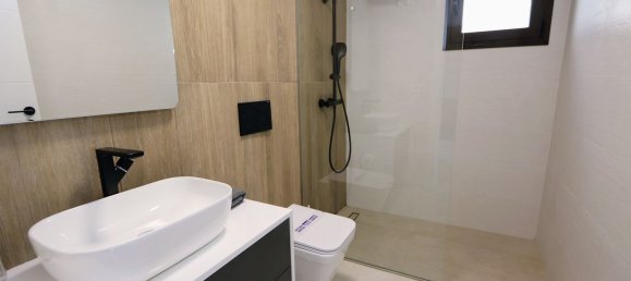 3 bedrooms Villa in Alicante, Spain No. 199386 10