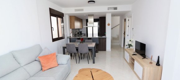 3 bedrooms Villa in Alicante, Spain No. 199386 2