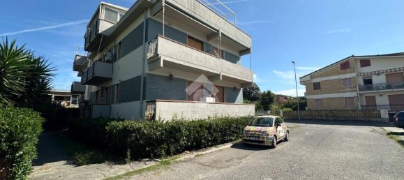 2 Schlafzimmer Wohnung in Carrara, Italy, Nr. 355259 8