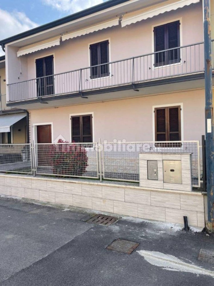 3 bedrooms House in Bagnolo Mella, Italy No. 11225