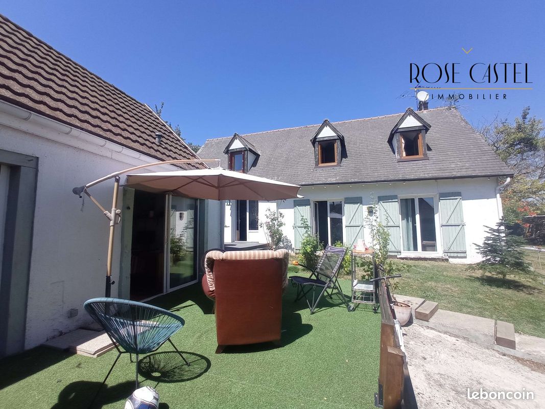 3 bedrooms House in Francourville, France No. 153440