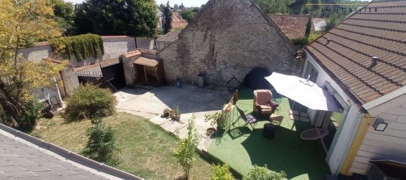 3 bedrooms House in Francourville, France No. 153440 5