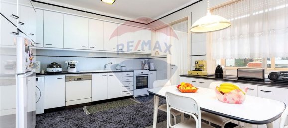 5 bedrooms Apartment in Porto, Portugal No. 37610 7